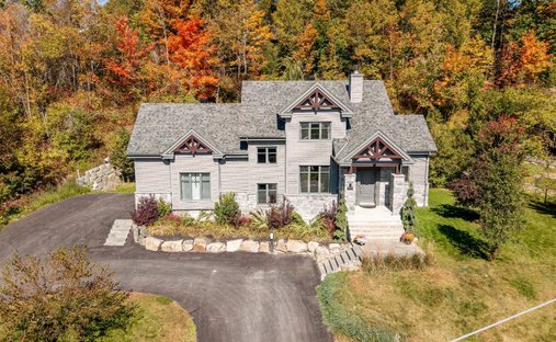 House in Piedmont, Quebec, Canada 1