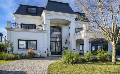 House in Belén de Escobar, Buenos Aires Province, Argentina 1