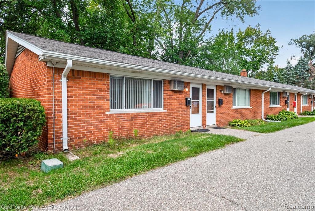Royal Oak, Michigan, United States 2 - 19000859