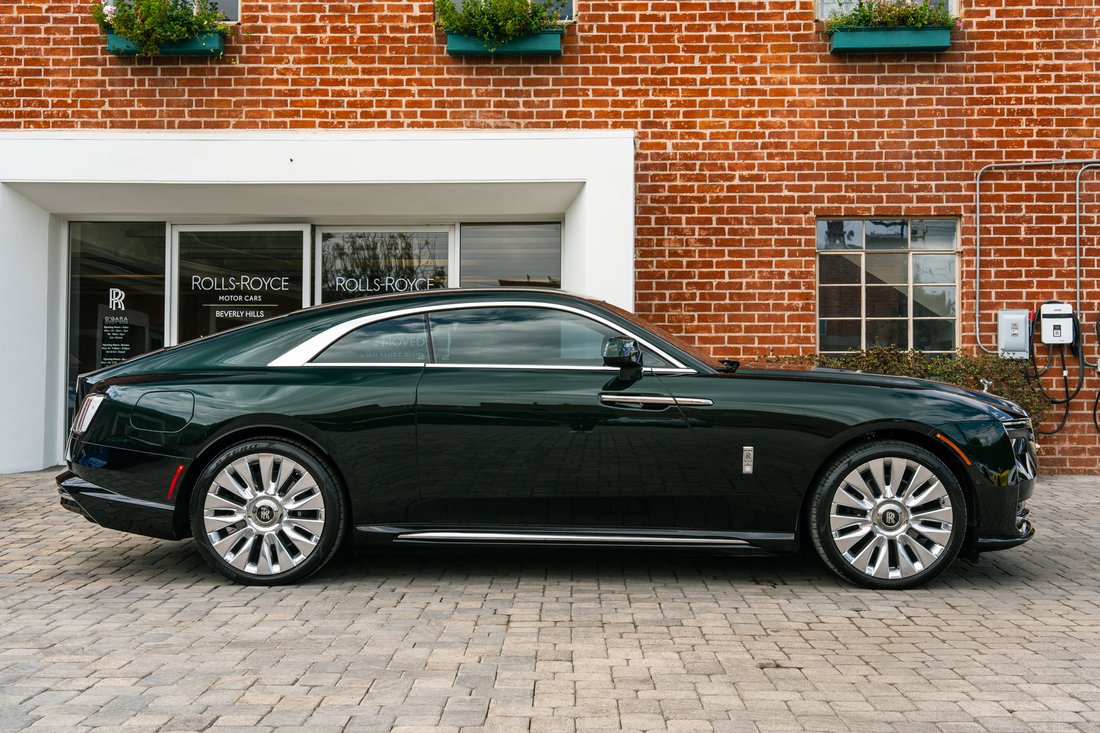 Coupe in Beverly Hills, CA, United States 3 - 19007545