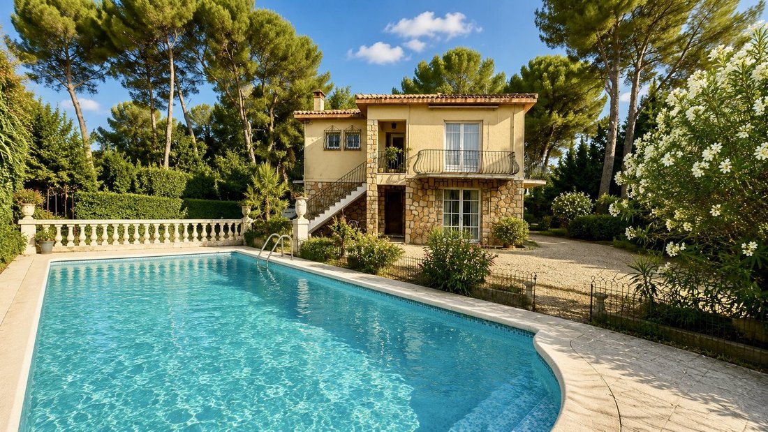 House in Mougins, Provence-Alpes-Côte d'Azur, France 3 - 19008431
