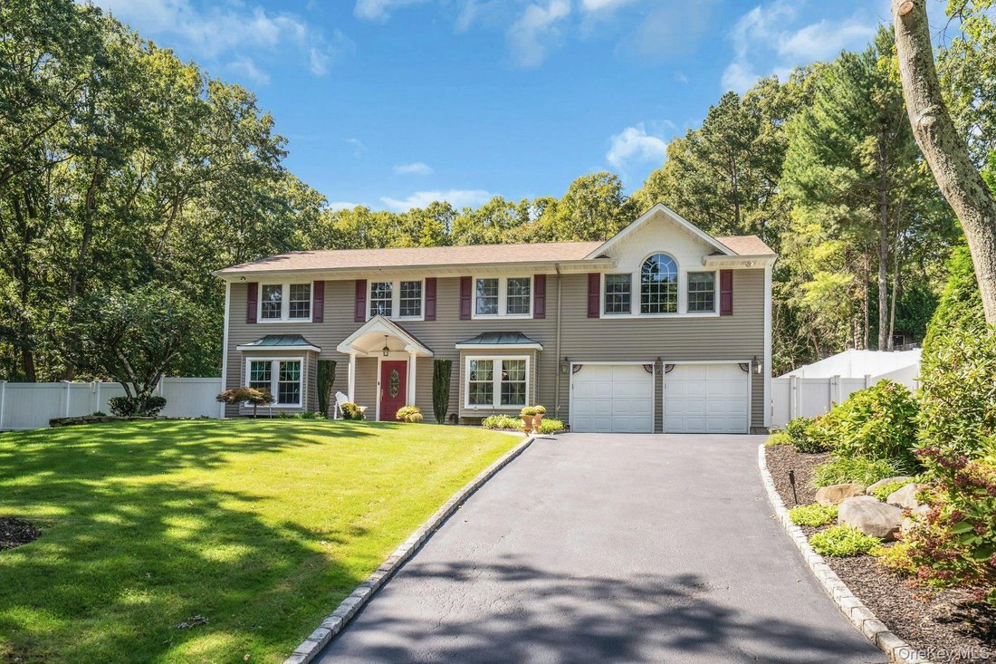 House in Huntington Station, New York, United States 2 - 19000401