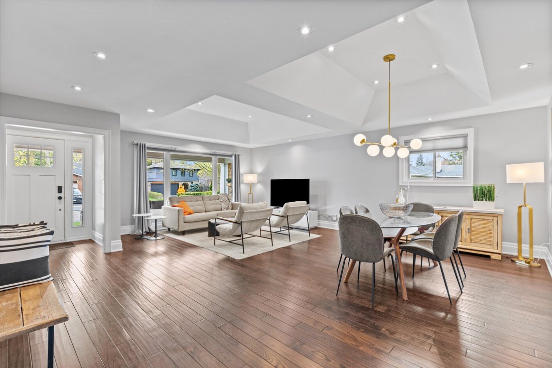 House in Toronto, Ontario, Canada 4 - 19000038