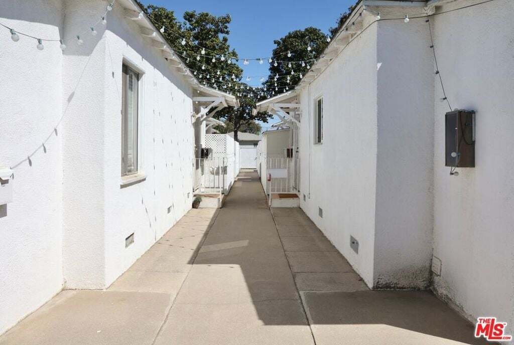 Los Angeles, California, United States 5 - 19006657