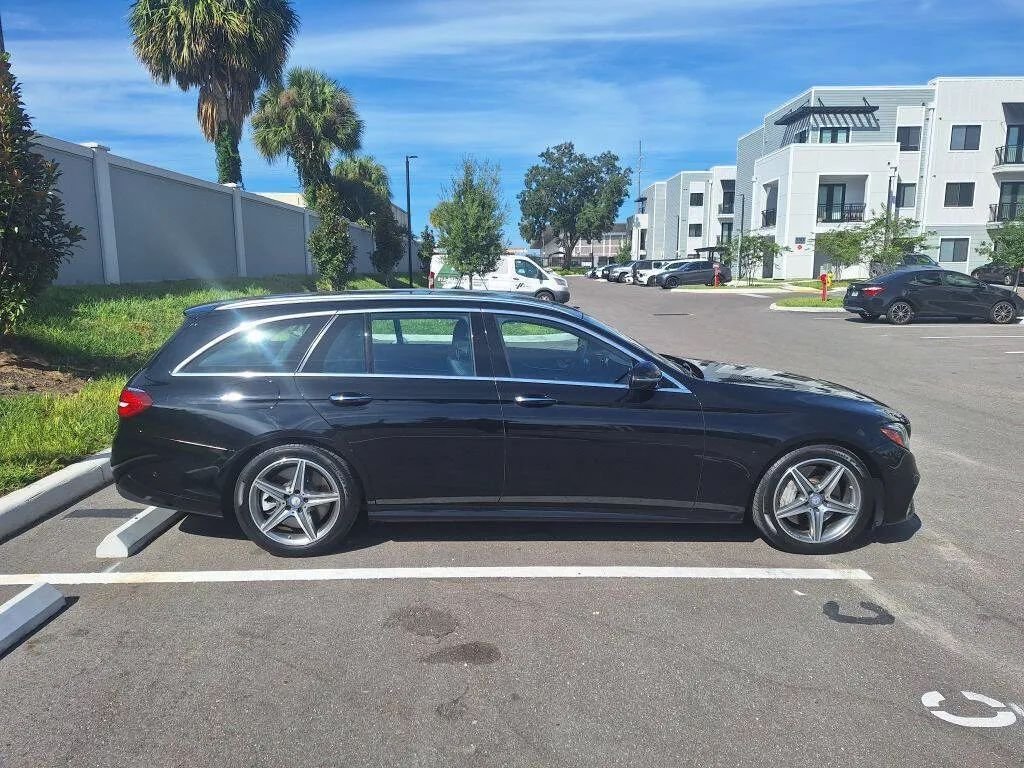 Station Estate Wagon in Tampa, FL, United States 5 - 19005554