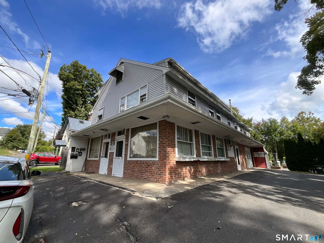 House in Bristol, Connecticut, United States 3 - 19005992