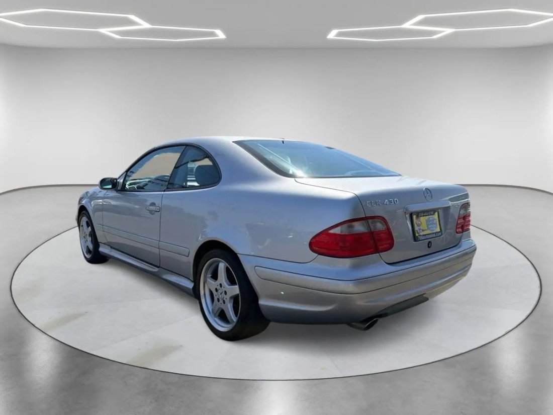 Coupe in Fresno, CA, United States 5 - 18997234