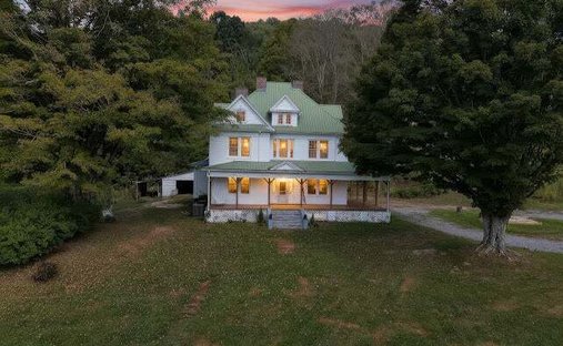 House in Tiptop, Virginia, United States 1