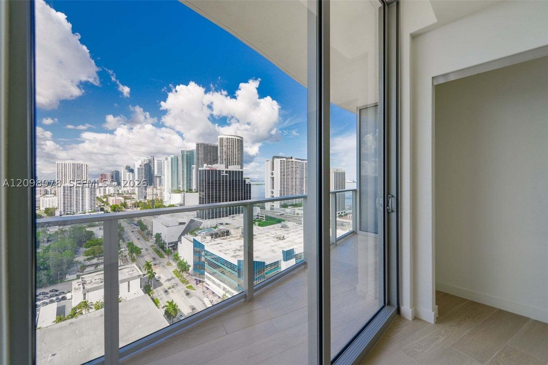 Condo in Miami, Florida, United States 2 - 19000671