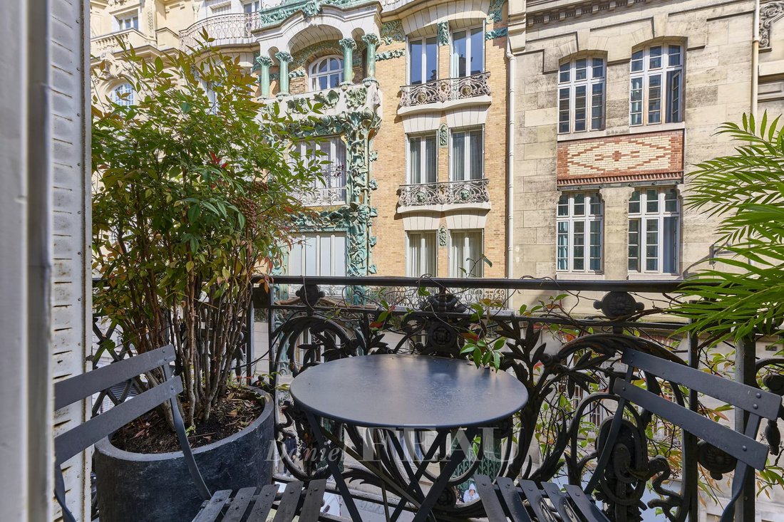 Apartment in Saint Vincent de Paul-Lariboisière, Paris 10e Arrondissement, Paris 4 - 19007088