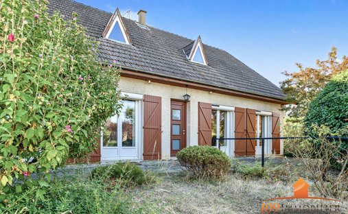 House in Limas, Auvergne-Rhône-Alpes, France 1