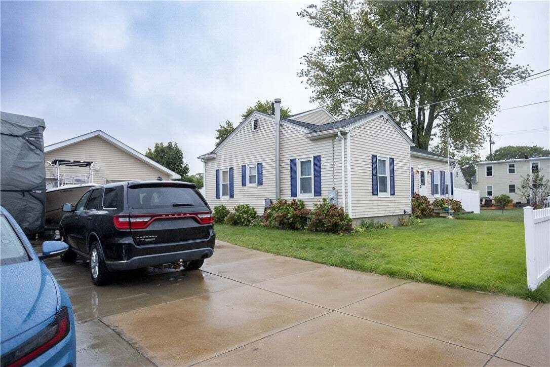 House in Pawtucket, Rhode Island, United States 3 - 19003046