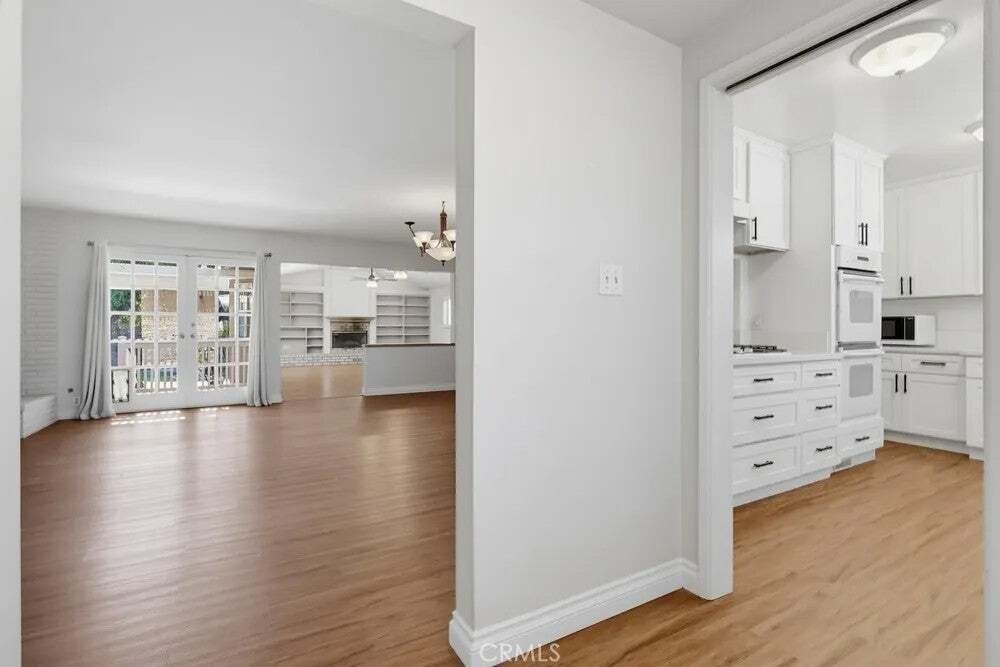 Condo in Signal Hill, California, United States 4 - 19005853