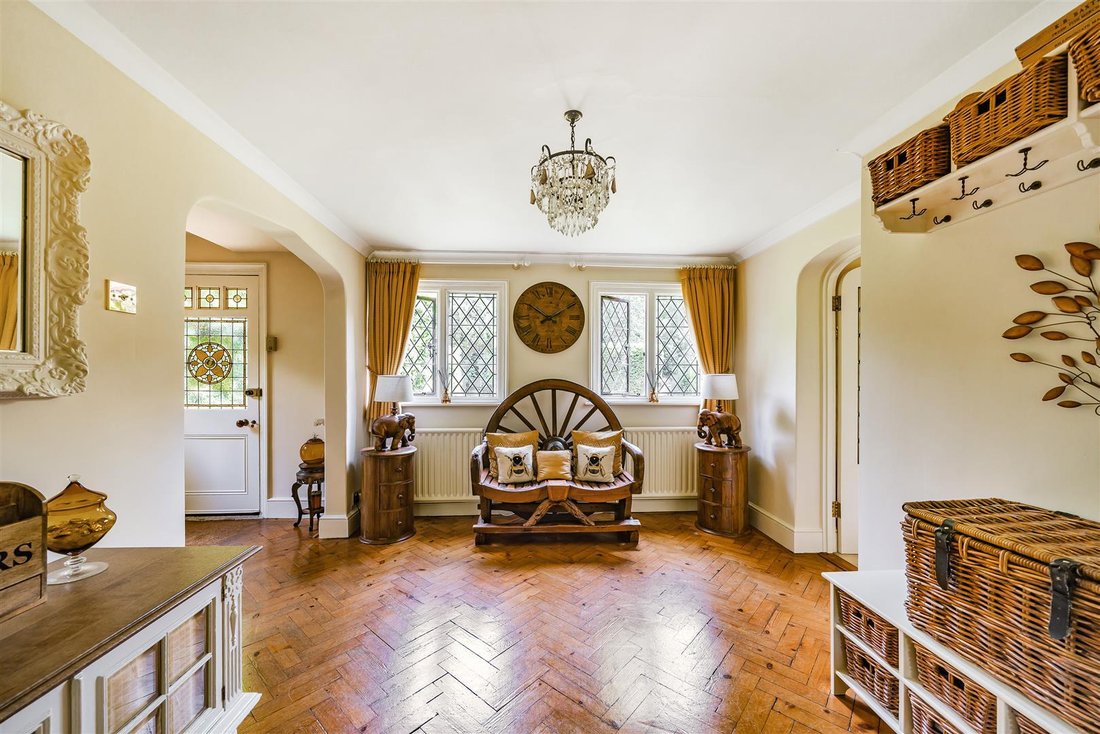 House in Maidenhead, England 3 - 19003012