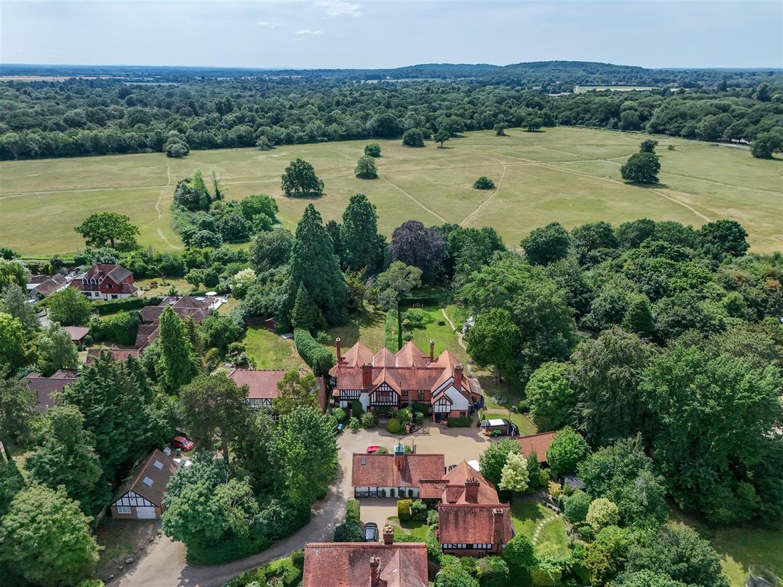 House in Maidenhead, England 2 - 19003012