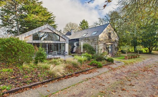 House in Golf, Queven, France 1
