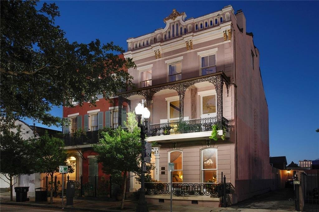 Condo in New Orleans, Louisiana, United States 1 - 19000935
