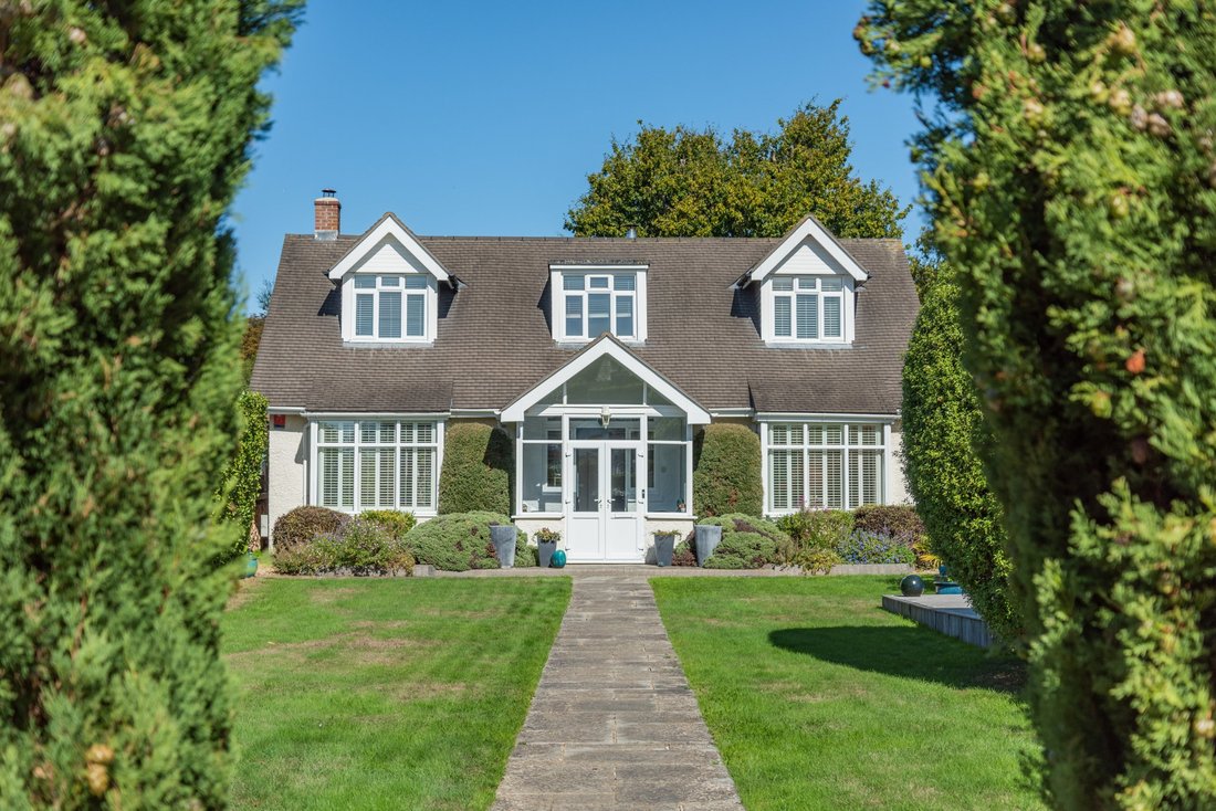 House in Emsworth, Havant, England 1 - 19000512