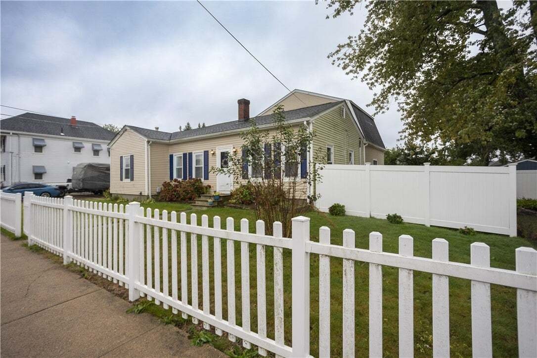 House in Pawtucket, Rhode Island, United States 2 - 19003046