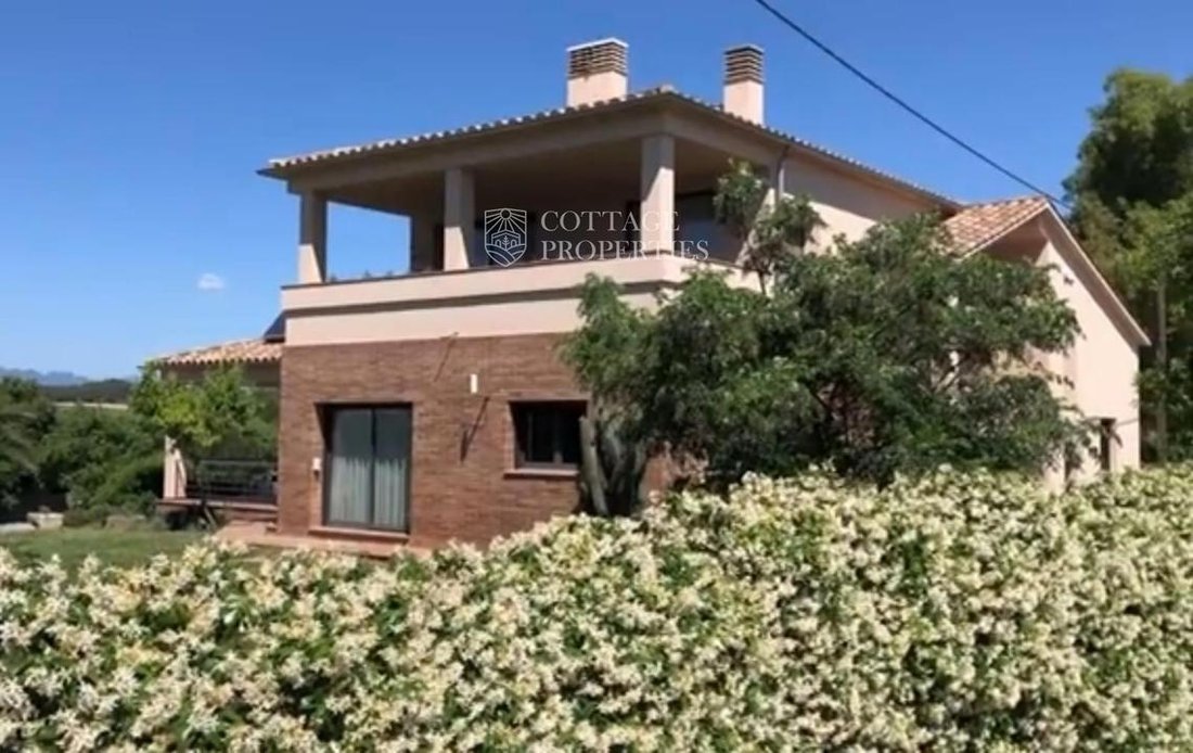 Villa in Palau de Santa Eulalia, Catalonia, Spain 2 - 18353044