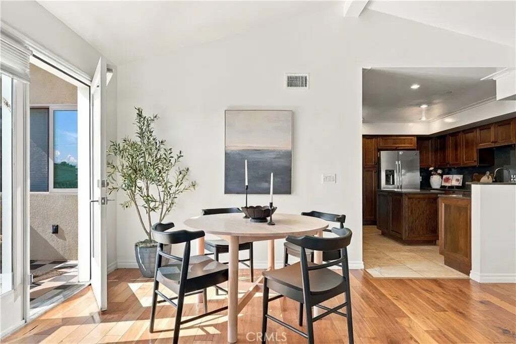 Condo in Los Angeles, California, United States 5 - 19002222
