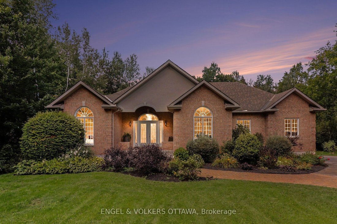 House in Ottawa, Ontario, Canada 1 - 19004706