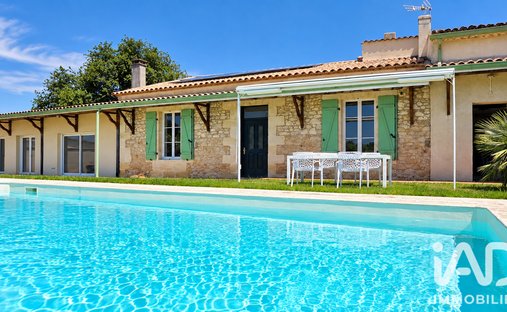 House in Targon, Nouvelle-Aquitaine, France 1