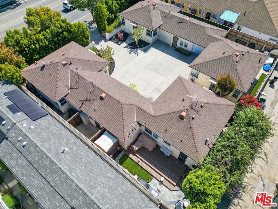 Los Angeles, California, United States 5 - 19000440