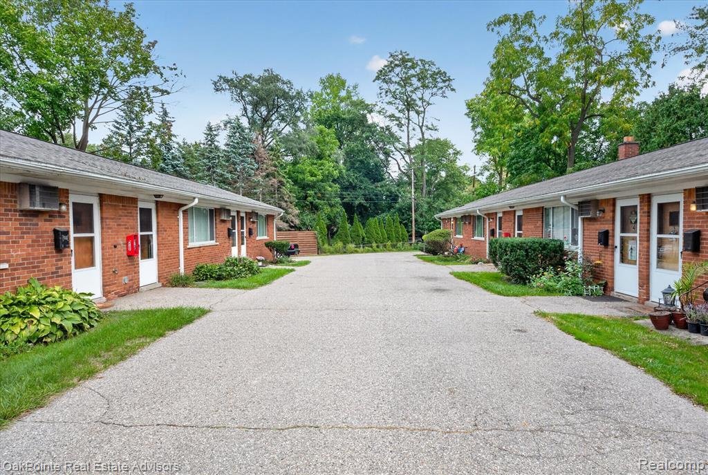 Royal Oak, Michigan, United States 3 - 19000859