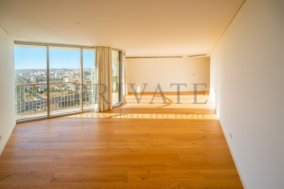 Apartment in Campolide, Lisbon, Portugal 3 - 19007650