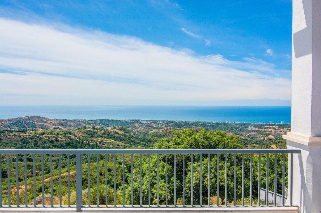 Villa in Elviria-Cabopino, Marbella, Spain 1 - 19007196