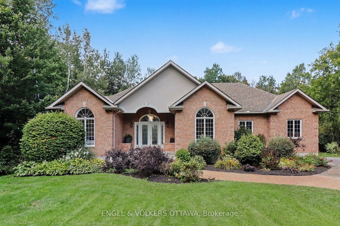 House in Ottawa, Ontario, Canada 2 - 19004706