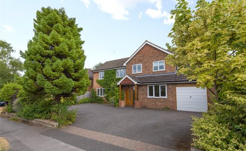 Haus in Boxgrove, Guildford, England 1