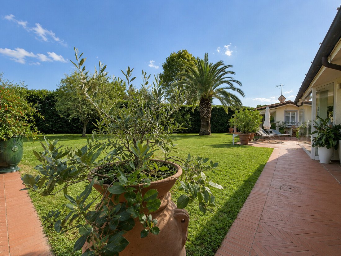 Villa in Pietrasanta, Tuscany, Italy 4 - 19007107