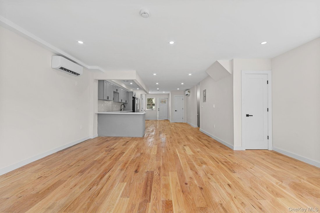 House in New York, New York, United States 3 - 19003241
