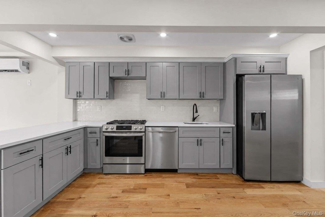 House in New York, New York, United States 5 - 19003241
