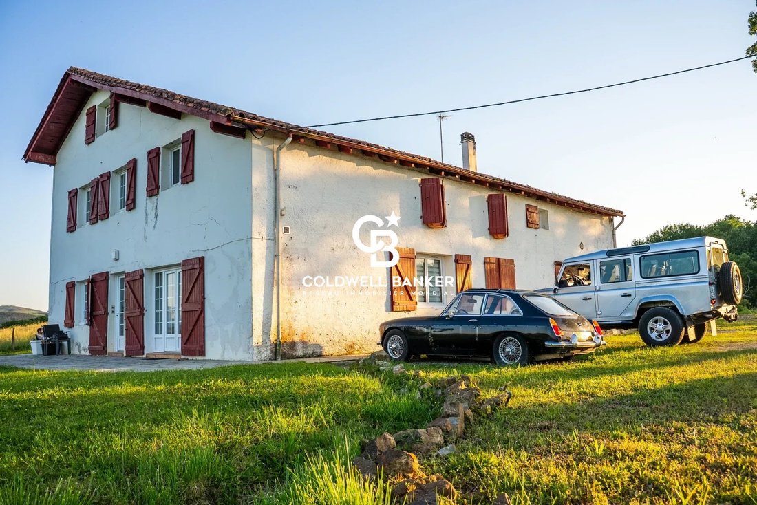 Farm Ranch in Saint-Pée-sur-Nivelle, Nouvelle-Aquitaine, France 2 - 19001777