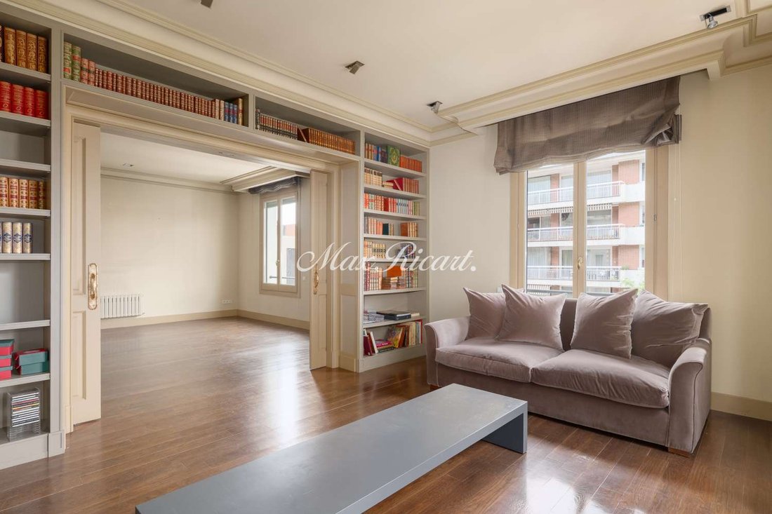 Apartment in Sarrià-Sant Gervasi, Barcelona, Spain 2 - 19004375