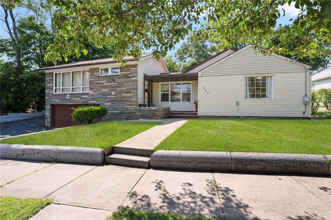 House in Cranston, Rhode Island, United States 1 - 19003044