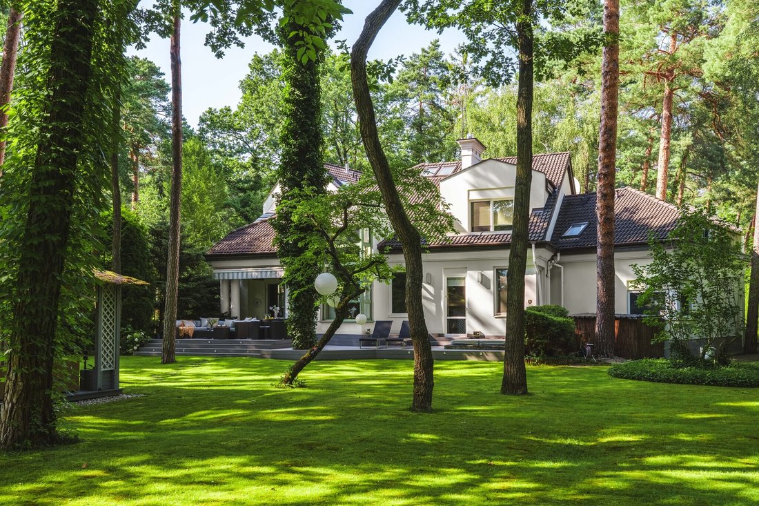 Villa in Konstancin-Jeziorna, Woiwodschaft Masowien, Polen 1 - 19007765