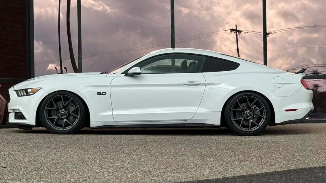 Coupe in Tucson, AZ, United States 5 - 19001351