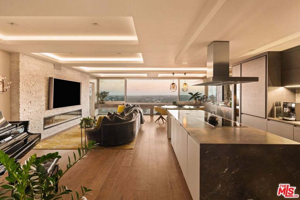 Condo in Los Angeles, California, United States 1 - 19003289