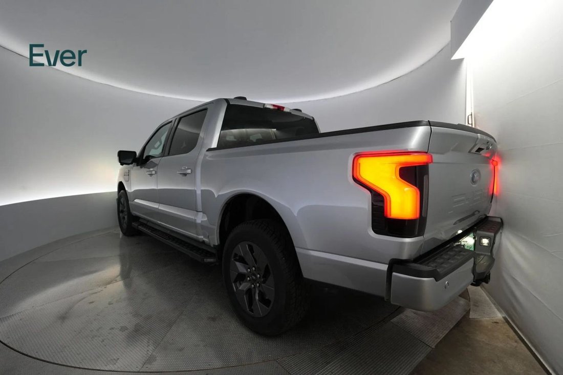 Pickup in San Francisco, CA, United States 3 - 18658326