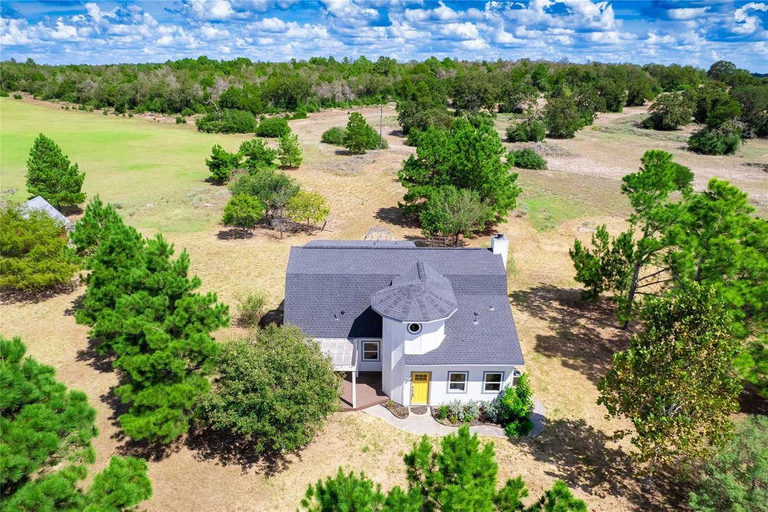 House in McDade, Texas, United States 2 - 19003519