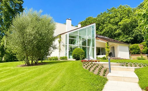 House in Crespieres, Ile-de-France, France 1