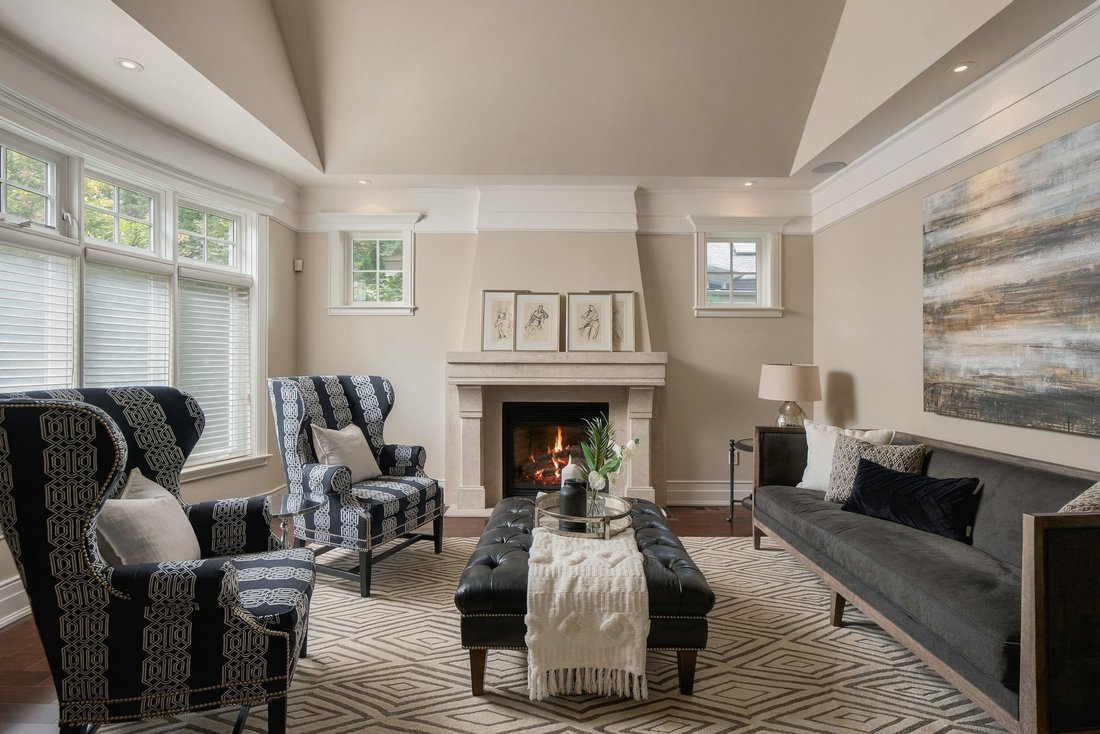 House in Oakville, Ontario, Canada 5 - 19000112