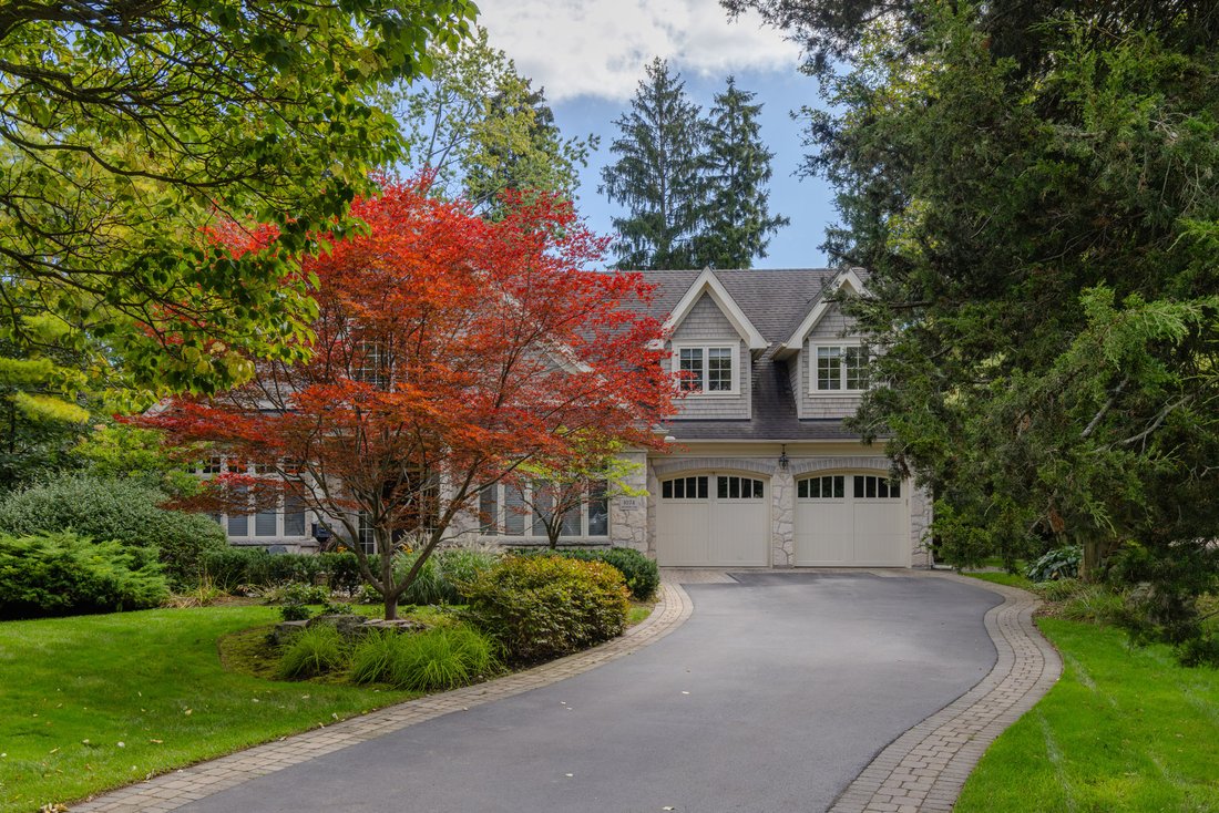 House in Oakville, Ontario, Canada 1 - 19000112