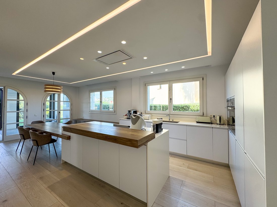 Villa in Sotogrande, San Roque, Andalusia 3 - 19008245