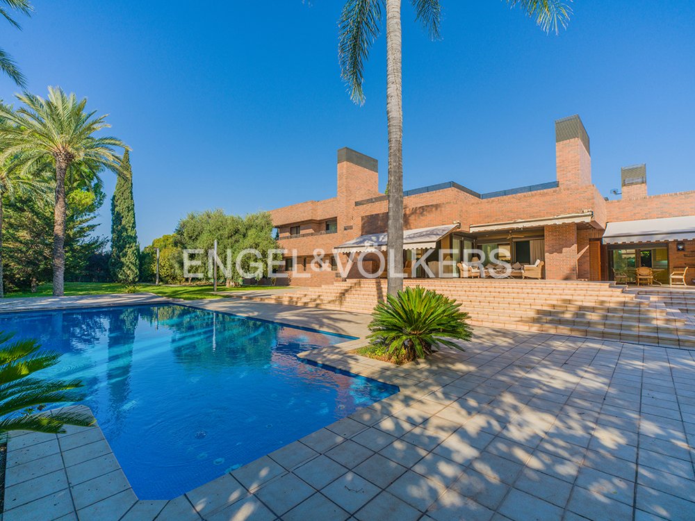 Villa in Elx / Elche, Valencian Community, Spain 3 - 19008316