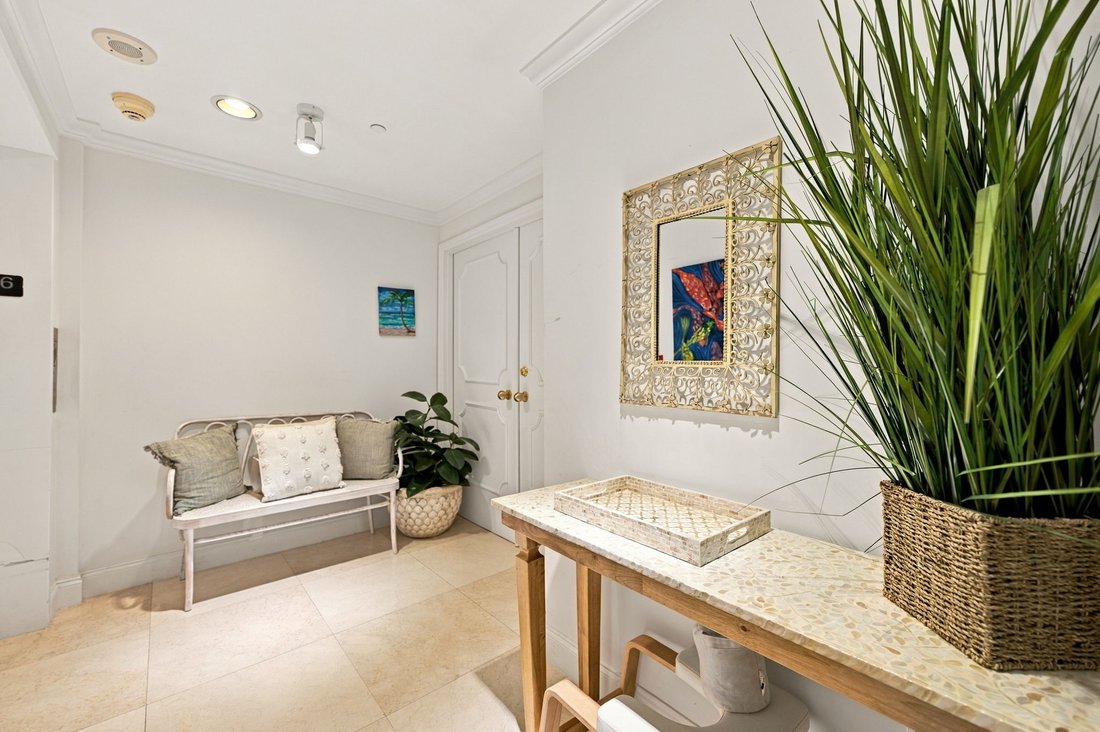 Condo in Bal Harbour, Florida, United States 3 - 19008380